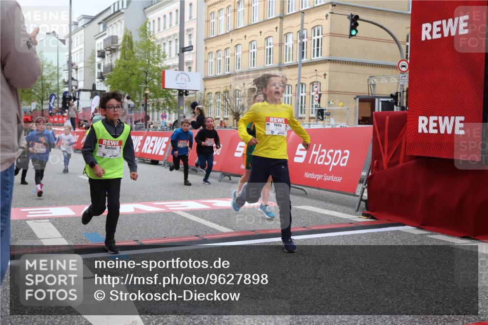 25.04.2026 - Das Zehntel Strokosch-Dieckow http://msf.ph/oto/9627898 25.04.2026 09:01:41 Ziel 1450, 1635, 1643, 1722, 1746, 1751, 1893, 1927, 2124, 2352, 2500, 2933, 3139, 3365, 3390, 3409, 3471, 3619, 3623 meine-sportfotos.de