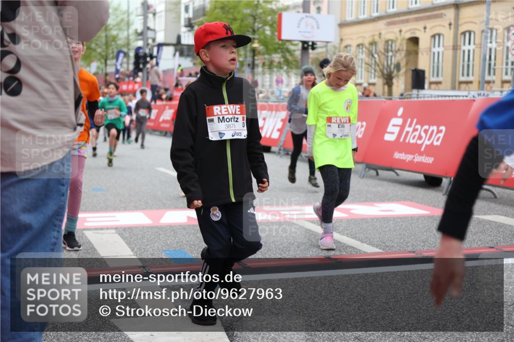 25.04.2026 - Das Zehntel Strokosch-Dieckow http://msf.ph/oto/9627963 25.04.2026 09:01:45 Ziel 1493, 1635, 1643, 1751, 1893, 2350, 2352, 2406, 2587, 2645, 2933, 2967, 3139, 3474, 3619, 3623, 3878 meine-sportfotos.de
