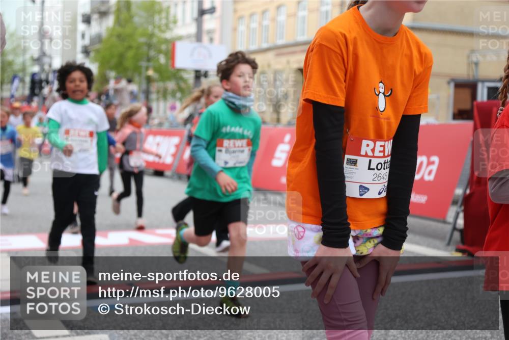25.04.2026 - Das Zehntel Strokosch-Dieckow http://msf.ph/oto/9628005 25.04.2026 09:01:48 Ziel 1493, 1553, 1635, 1643, 1751, 1893, 2350, 2406, 2587, 2645, 2929, 2933, 2967, 3362, 3474, 3488, 3619, 3878, 3925, 4004 meine-sportfotos.de