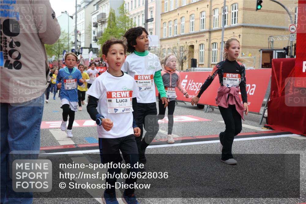 25.04.2026 - Das Zehntel Strokosch-Dieckow http://msf.ph/oto/9628036 25.04.2026 09:01:49 Ziel 1493, 1553, 1635, 1678, 1751, 1919, 2350, 2406, 2587, 2627, 2645, 2743, 2929, 2933, 2967, 3362, 3474, 3488, 3619, 3878, 3925, 4004 meine-sportfotos.de