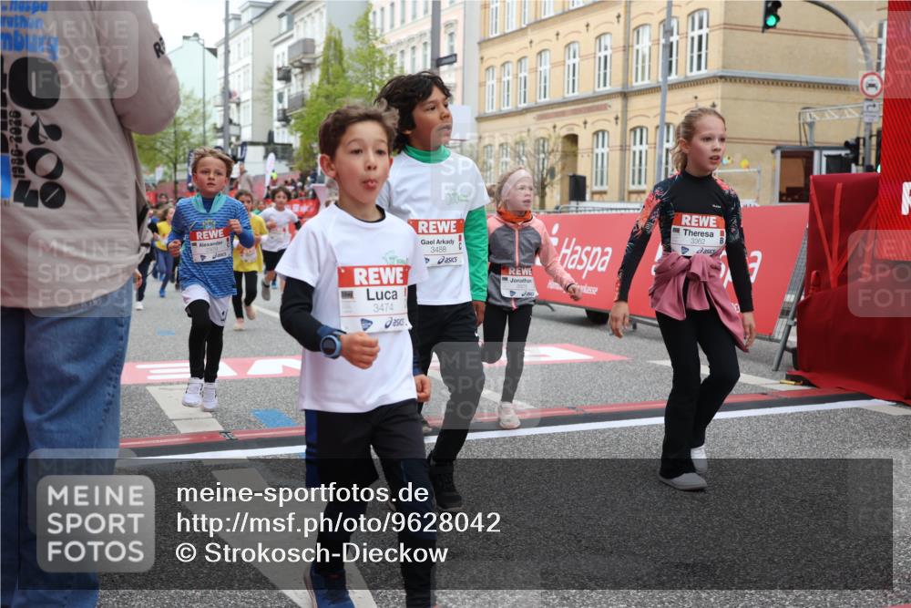 25.04.2026 - Das Zehntel Strokosch-Dieckow http://msf.ph/oto/9628042 25.04.2026 09:01:49 Ziel 1493, 1553, 1635, 1678, 1751, 1919, 2350, 2406, 2587, 2627, 2645, 2743, 2929, 2933, 2967, 3362, 3474, 3488, 3619, 3878, 3925, 4004 meine-sportfotos.de
