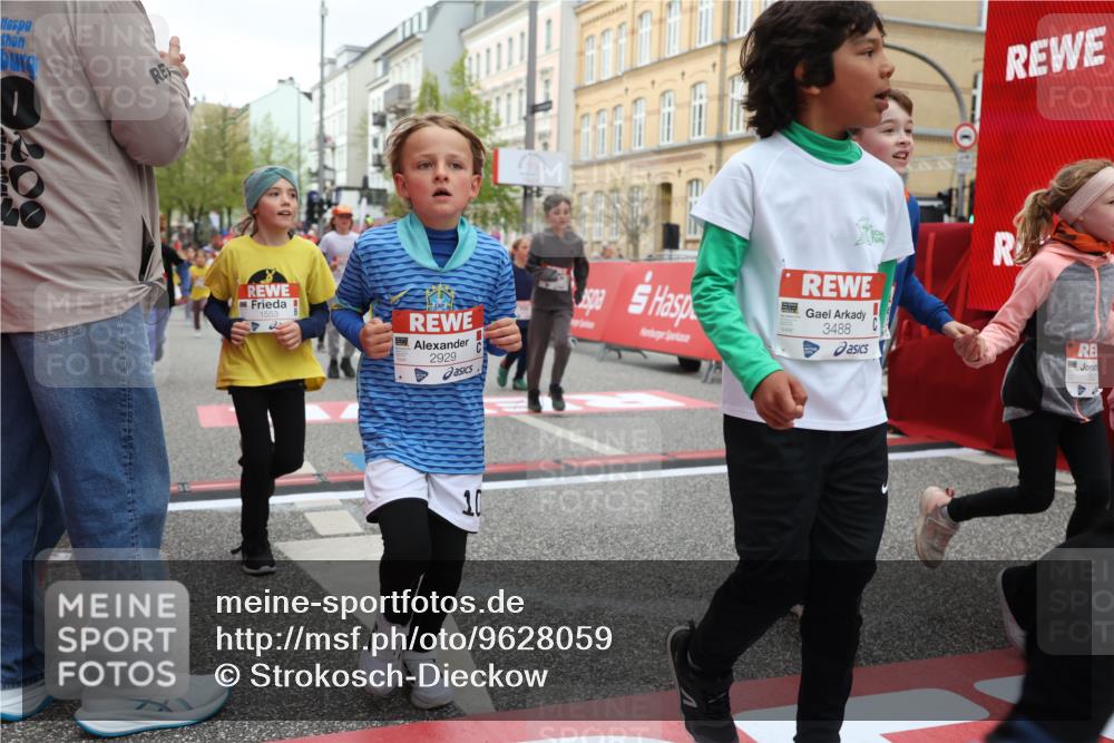 25.04.2026 - Das Zehntel Strokosch-Dieckow http://msf.ph/oto/9628059 25.04.2026 09:01:50 Ziel 1493, 1536, 1553, 1671, 1678, 1919, 2350, 2406, 2587, 2627, 2645, 2724, 2743, 2929, 2967, 3362, 3474, 3488, 3514, 3540, 3878, 3925, 4004 meine-sportfotos.de
