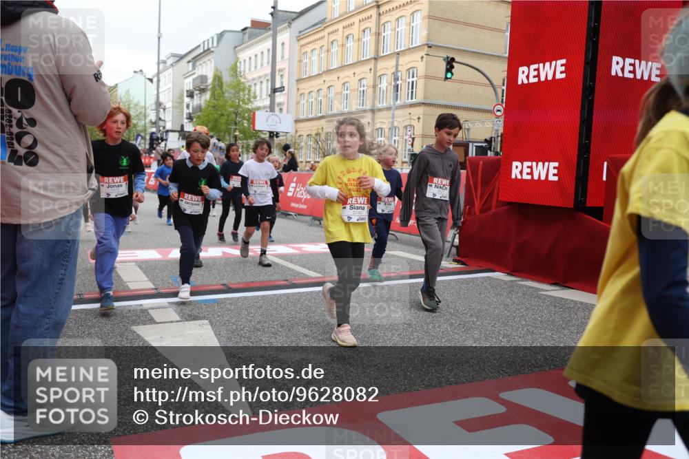 25.04.2026 - Das Zehntel Strokosch-Dieckow http://msf.ph/oto/9628082 25.04.2026 09:01:52 Ziel 1536, 1553, 1671, 1678, 1919, 2138, 2154, 2350, 2406, 2587, 2627, 2720, 2724, 2743, 2929, 2967, 3054, 3055, 3362, 3474, 3488, 3510, 3514, 3540, 3802, 3925, 4004 meine-sportfotos.de