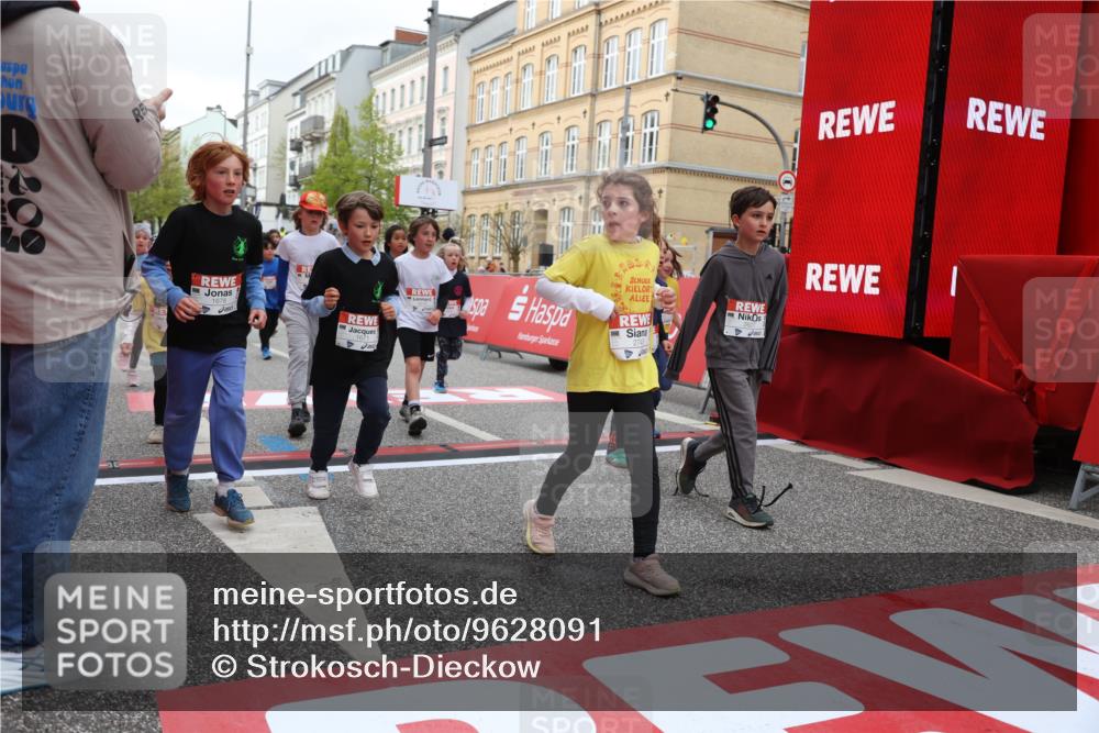 25.04.2026 - Das Zehntel Strokosch-Dieckow http://msf.ph/oto/9628091 25.04.2026 09:01:52 Ziel 1536, 1553, 1671, 1678, 1919, 2138, 2154, 2350, 2406, 2587, 2627, 2720, 2724, 2743, 2929, 2967, 3054, 3055, 3362, 3474, 3488, 3510, 3514, 3540, 3802, 3925, 4004 meine-sportfotos.de