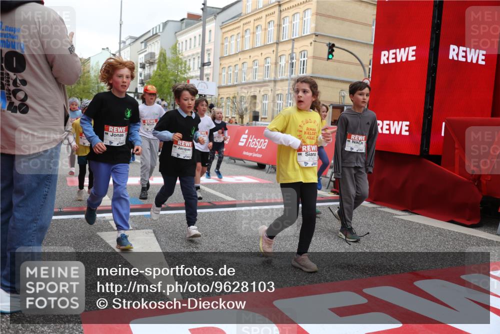 25.04.2026 - Das Zehntel Strokosch-Dieckow http://msf.ph/oto/9628103 25.04.2026 09:01:52 Ziel 1536, 1553, 1671, 1678, 1919, 2138, 2154, 2350, 2406, 2587, 2627, 2720, 2724, 2743, 2929, 2967, 3054, 3055, 3362, 3474, 3488, 3510, 3514, 3540, 3802, 3925, 4004 meine-sportfotos.de