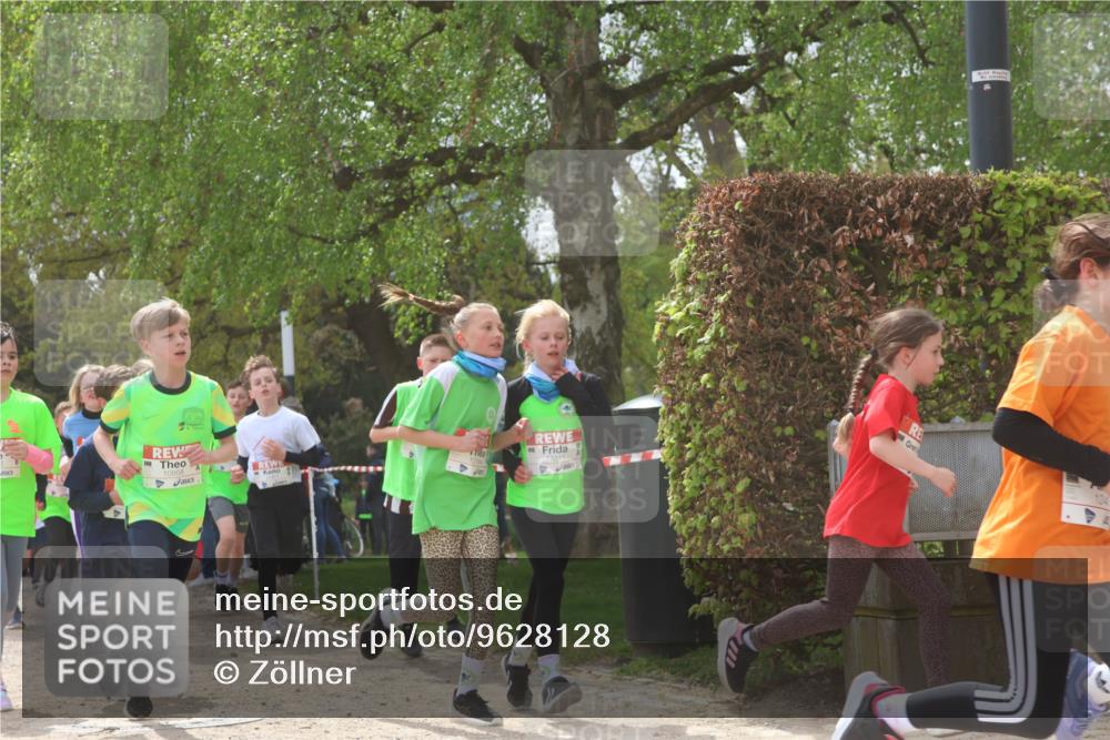 25.04.2026 - Das Zehntel Zöllner http://msf.ph/oto/9628128 25.04.2026 11:41:30 Laufen 10858, 12211 meine-sportfotos.de
