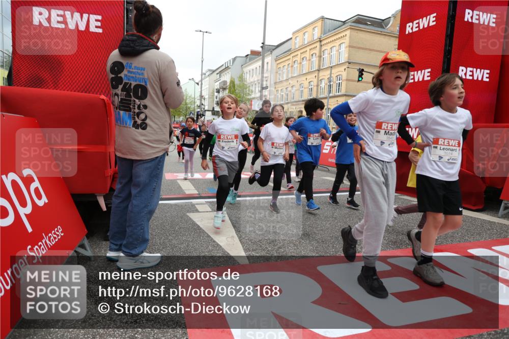 25.04.2026 - Das Zehntel Strokosch-Dieckow http://msf.ph/oto/9628168 25.04.2026 09:01:55 Ziel 1098, 1099, 1536, 1553, 1666, 1671, 1678, 1822, 1919, 2138, 2154, 2213, 2493, 2627, 2653, 2720, 2724, 2743, 2843, 2929, 3054, 3055, 3510, 3514, 3517, 3521, 3540, 3798, 3802, 3816, 3925, 4004 meine-sportfotos.de