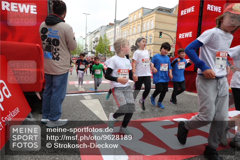 25.04.2026 - Das Zehntel Strokosch-Dieckow http://msf.ph/oto/9628189 25.04.2026 09:01:56 Ziel 1098, 1099, 1528, 1536, 1559, 1666, 1671, 1678, 1822, 1919, 2138, 2154, 2213, 2353, 2493, 2627, 2653, 2720, 2724, 2743, 2843, 2879, 3054, 3055, 3510, 3514, 3517, 3521, 3540, 3798, 3802, 3816 meine-sportfotos.de