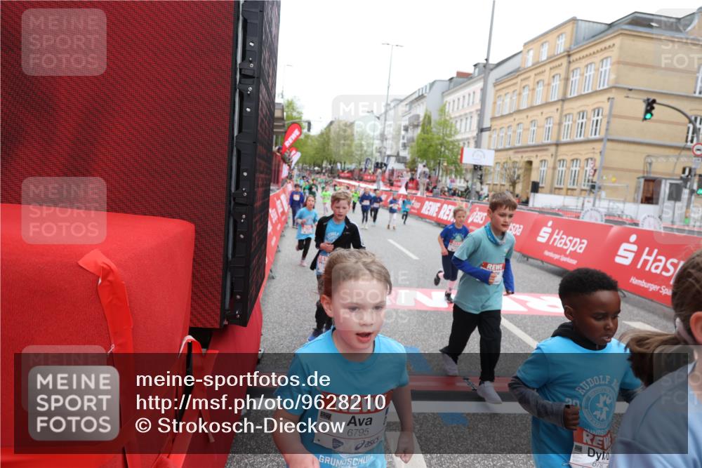 25.04.2026 - Das Zehntel Strokosch-Dieckow http://msf.ph/oto/9628210 25.04.2026 11:04:33 Ziel 5645, 5969, 6190, 6399, 6460, 6466, 6593, 6664, 6784, 6791, 6795, 6797, 7273, 7345, 7426, 7483, 7762 meine-sportfotos.de