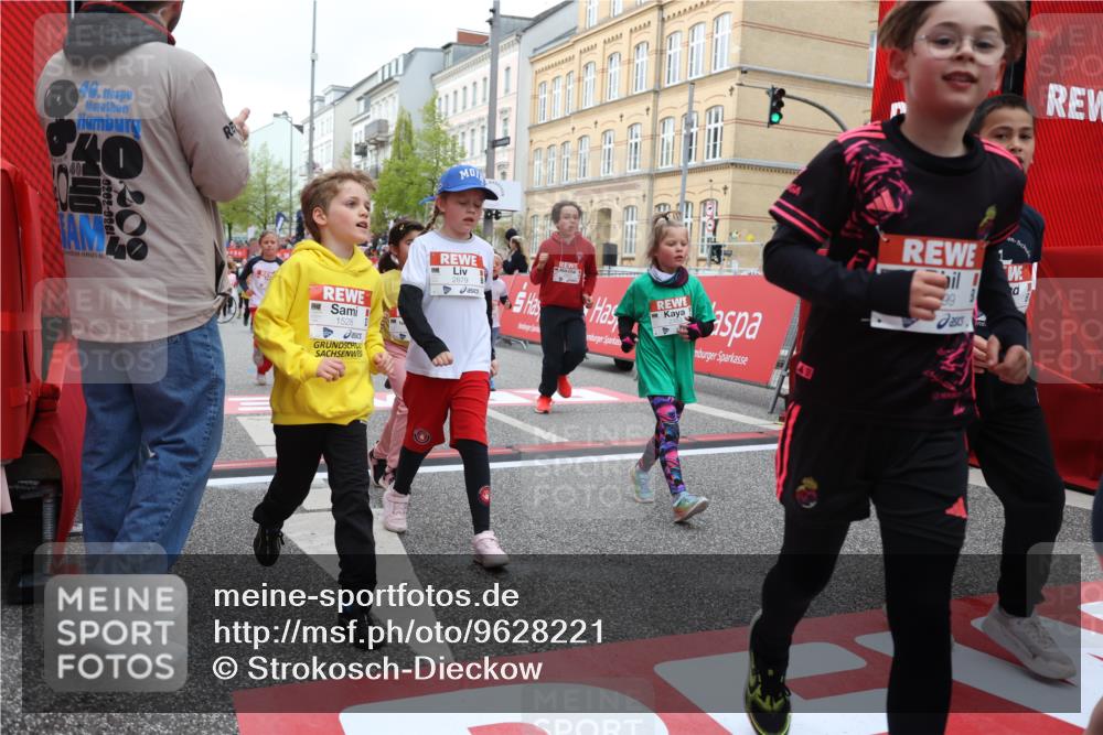 25.04.2026 - Das Zehntel Strokosch-Dieckow http://msf.ph/oto/9628221 25.04.2026 09:01:59 Ziel 1098, 1099, 1528, 1559, 1666, 1822, 2138, 2154, 2213, 2353, 2493, 2653, 2720, 2843, 2879, 2903, 2904, 3054, 3055, 3480, 3496, 3510, 3517, 3521, 3798, 3802, 3816 meine-sportfotos.de