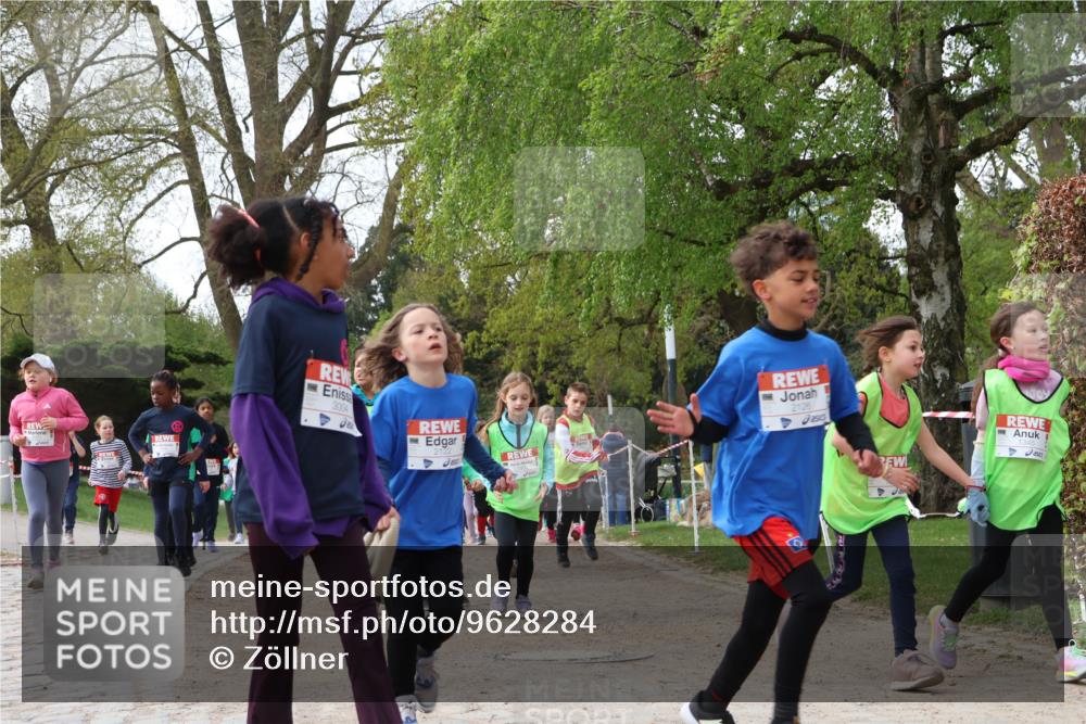 25.04.2026 - Das Zehntel Zöllner http://msf.ph/oto/9628284 25.04.2026 07:46:36 Laufen 3004, 2122, 2126 meine-sportfotos.de