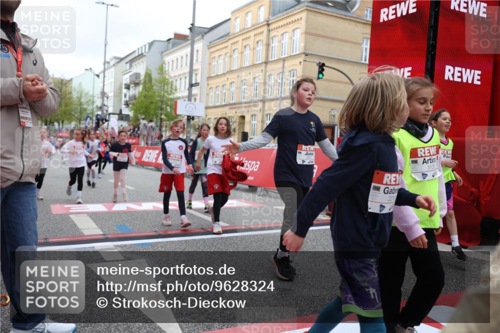 25.04.2026 - Das Zehntel Strokosch-Dieckow http://msf.ph/oto/9628324 25.04.2026 09:02:08 Ziel 1114, 1406, 1534, 1604, 2210, 2240, 2256, 2301, 2889, 2891, 2932, 2957, 3021, 3135, 3171, 3177, 3199, 3477, 3489, 3490, 3543 meine-sportfotos.de