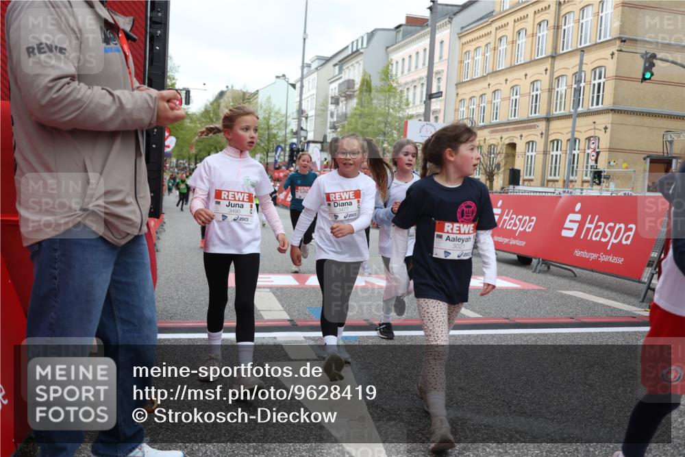 25.04.2026 - Das Zehntel Strokosch-Dieckow http://msf.ph/oto/9628419 25.04.2026 09:02:10 Ziel 1101, 1109, 1114, 1534, 1604, 2210, 2240, 2301, 2889, 2891, 2932, 2957, 3021, 3135, 3171, 3177, 3199, 3371, 3374, 3477, 3489, 3490, 3543 meine-sportfotos.de
