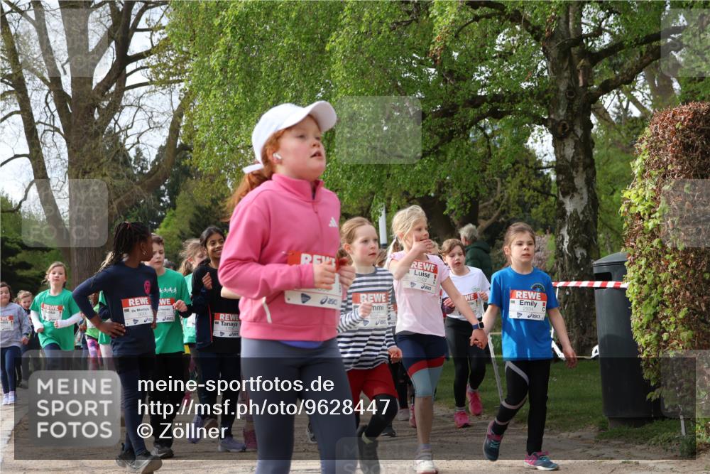 25.04.2026 - Das Zehntel Zöllner http://msf.ph/oto/9628447 25.04.2026 07:46:41 Laufen 3006, 1000, 2840, 250, 2923 meine-sportfotos.de