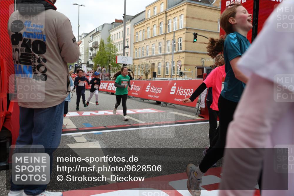 25.04.2026 - Das Zehntel Strokosch-Dieckow http://msf.ph/oto/9628506 25.04.2026 09:02:13 Ziel 1101, 1109, 1604, 2214, 2240, 2257, 2464, 2889, 2891, 3021, 3171, 3371, 3374, 3477, 3490, 3543, 3805 meine-sportfotos.de