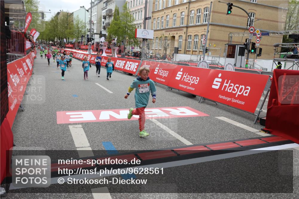 25.04.2026 - Das Zehntel Strokosch-Dieckow http://msf.ph/oto/9628561 25.04.2026 11:07:54 Ziel 5602, 6288, 6292, 6925, 6962, 7002, 7563, 7571, 7572, 7651, 7661 meine-sportfotos.de