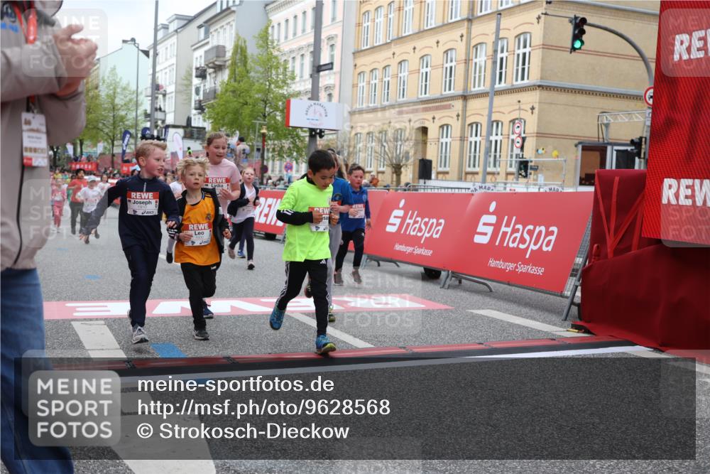 25.04.2026 - Das Zehntel Strokosch-Dieckow http://msf.ph/oto/9628568 25.04.2026 09:02:17 Ziel 1101, 1109, 1753, 1891, 1910, 1930, 2214, 2257, 2464, 2872, 2988, 2991, 3333, 3371, 3374, 3513, 3542, 3805 meine-sportfotos.de