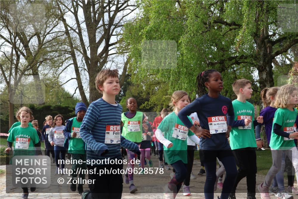 25.04.2026 - Das Zehntel Zöllner http://msf.ph/oto/9628578 25.04.2026 07:46:44 Laufen 3929, 2421, 50, 3006 meine-sportfotos.de