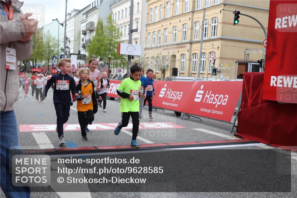 25.04.2026 - Das Zehntel Strokosch-Dieckow http://msf.ph/oto/9628585 25.04.2026 09:02:17 Ziel 1101, 1109, 1753, 1891, 1910, 1930, 2214, 2257, 2464, 2872, 2988, 2991, 3333, 3371, 3374, 3513, 3542, 3805 meine-sportfotos.de