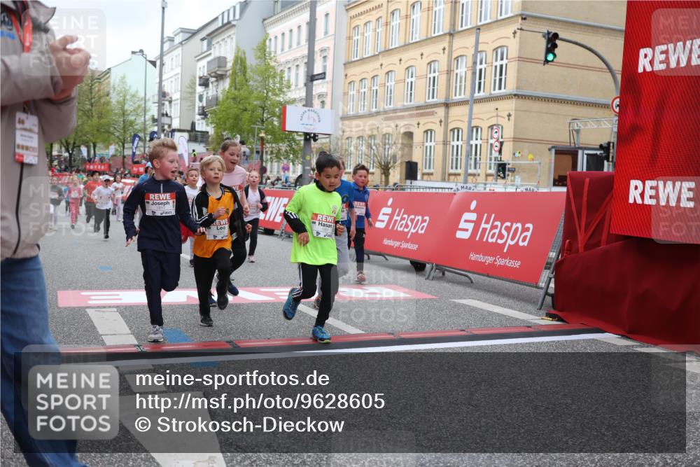 25.04.2026 - Das Zehntel Strokosch-Dieckow http://msf.ph/oto/9628605 25.04.2026 09:02:17 Ziel 1101, 1109, 1753, 1891, 1910, 1930, 2214, 2257, 2464, 2872, 2988, 2991, 3333, 3371, 3374, 3513, 3542, 3805 meine-sportfotos.de