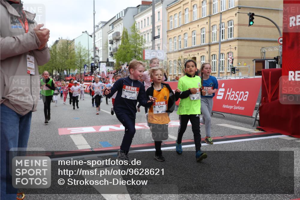 25.04.2026 - Das Zehntel Strokosch-Dieckow http://msf.ph/oto/9628621 25.04.2026 09:02:17 Ziel 1101, 1109, 1753, 1891, 1910, 1930, 2214, 2257, 2464, 2872, 2988, 2991, 3333, 3371, 3374, 3513, 3542, 3805 meine-sportfotos.de