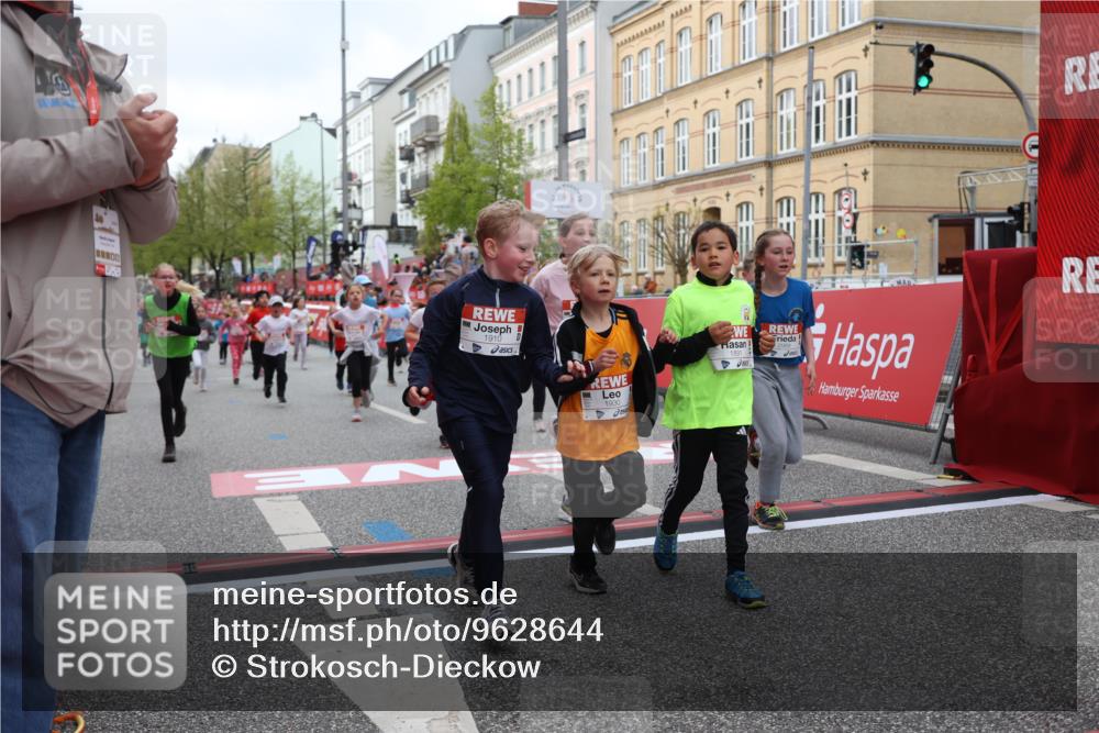 25.04.2026 - Das Zehntel Strokosch-Dieckow http://msf.ph/oto/9628644 25.04.2026 09:02:17 Ziel 1101, 1109, 1753, 1891, 1910, 1930, 2214, 2257, 2464, 2872, 2988, 2991, 3333, 3371, 3374, 3513, 3542, 3805 meine-sportfotos.de