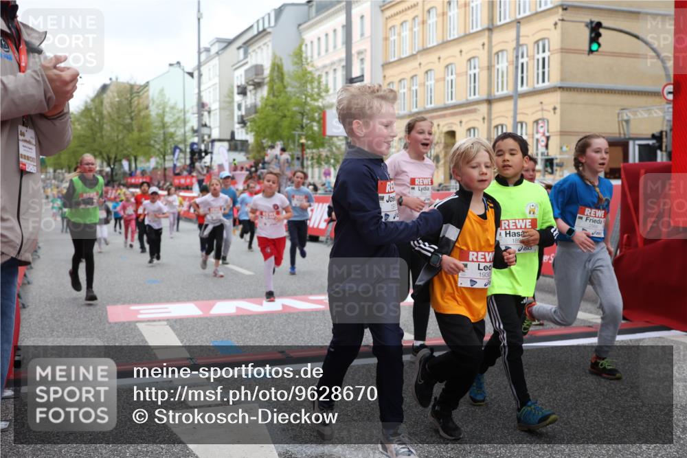 25.04.2026 - Das Zehntel Strokosch-Dieckow http://msf.ph/oto/9628670 25.04.2026 09:02:18 Ziel 1205, 1753, 1891, 1910, 1930, 2214, 2257, 2464, 2872, 2988, 2991, 3333, 3454, 3513, 3542, 3790, 3805 meine-sportfotos.de