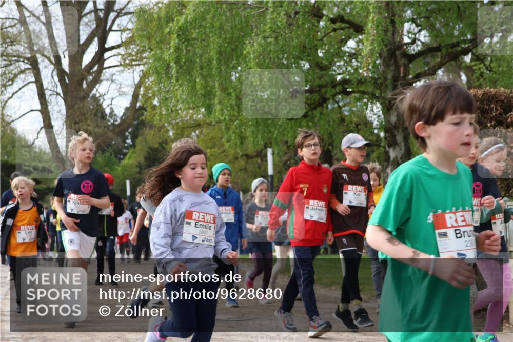 25.04.2026 - Das Zehntel Zöllner http://msf.ph/oto/9628680 25.04.2026 07:46:47 Laufen 3012, 3880, 7, 230 meine-sportfotos.de