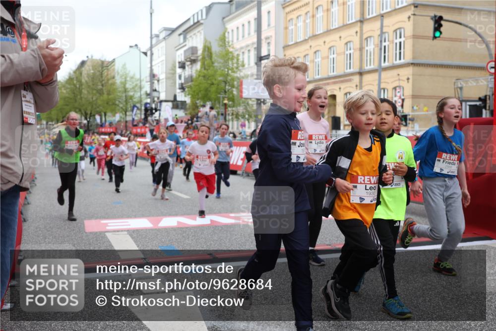 25.04.2026 - Das Zehntel Strokosch-Dieckow http://msf.ph/oto/9628684 25.04.2026 09:02:18 Ziel 1205, 1753, 1891, 1910, 1930, 2214, 2257, 2464, 2872, 2988, 2991, 3333, 3454, 3513, 3542, 3790, 3805 meine-sportfotos.de