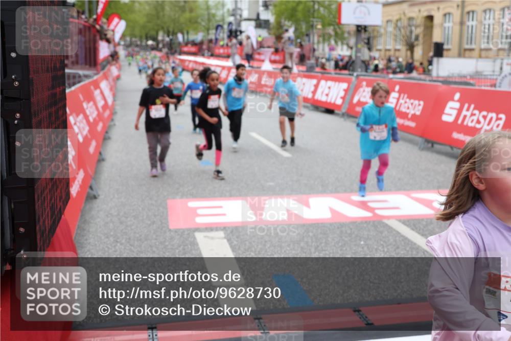 25.04.2026 - Das Zehntel Strokosch-Dieckow http://msf.ph/oto/9628730 25.04.2026 11:07:46 Ziel 5461, 6162, 6925, 6962, 6990, 7447, 7569, 7770, 7788, 8001 meine-sportfotos.de