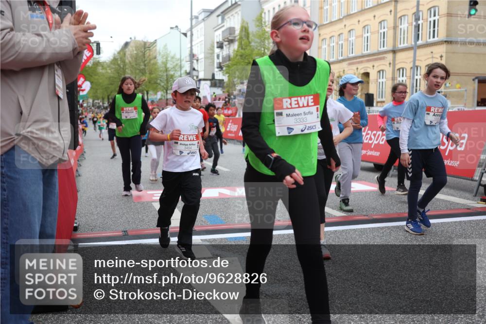 25.04.2026 - Das Zehntel Strokosch-Dieckow http://msf.ph/oto/9628826 25.04.2026 09:02:20 Ziel 1203, 1205, 1753, 1871, 1891, 1910, 1930, 1979, 1983, 2533, 2572, 2841, 2849, 2872, 2988, 2991, 3333, 3334, 3454, 3513, 3542, 3790 meine-sportfotos.de