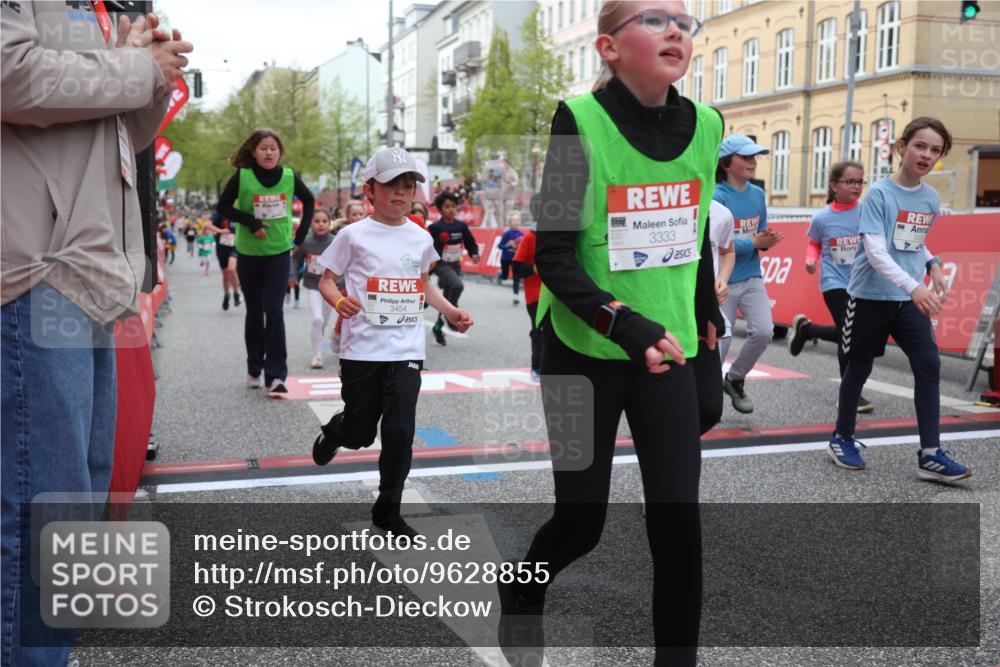25.04.2026 - Das Zehntel Strokosch-Dieckow http://msf.ph/oto/9628855 25.04.2026 09:02:21 Ziel 1203, 1205, 1753, 1871, 1891, 1910, 1930, 1979, 1983, 2369, 2533, 2572, 2841, 2849, 2872, 2988, 2991, 3333, 3334, 3454, 3513, 3542, 3790, 3868 meine-sportfotos.de