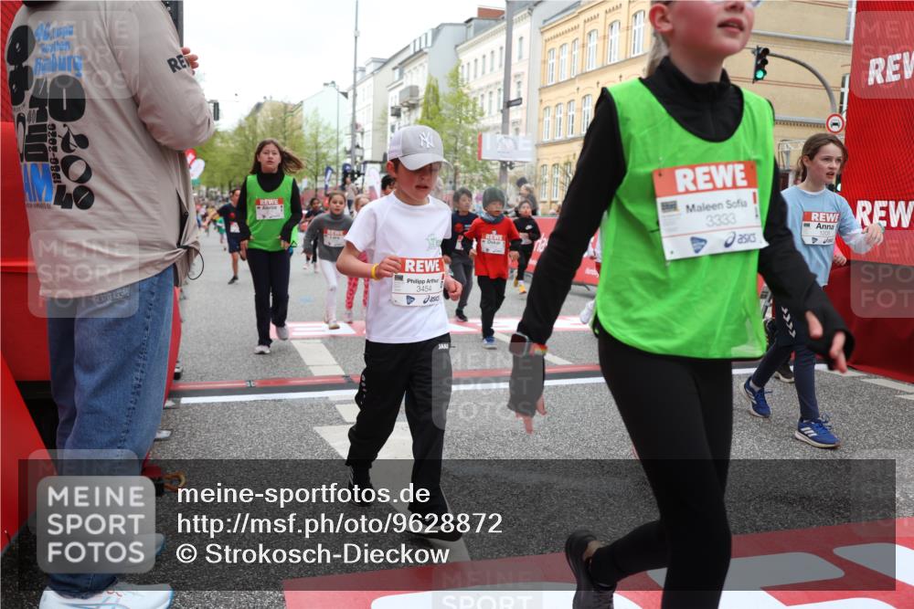 25.04.2026 - Das Zehntel Strokosch-Dieckow http://msf.ph/oto/9628872 25.04.2026 09:02:21 Ziel 1203, 1205, 1753, 1871, 1891, 1910, 1930, 1979, 1983, 2369, 2533, 2572, 2841, 2849, 2872, 2988, 2991, 3333, 3334, 3454, 3513, 3542, 3790, 3868 meine-sportfotos.de
