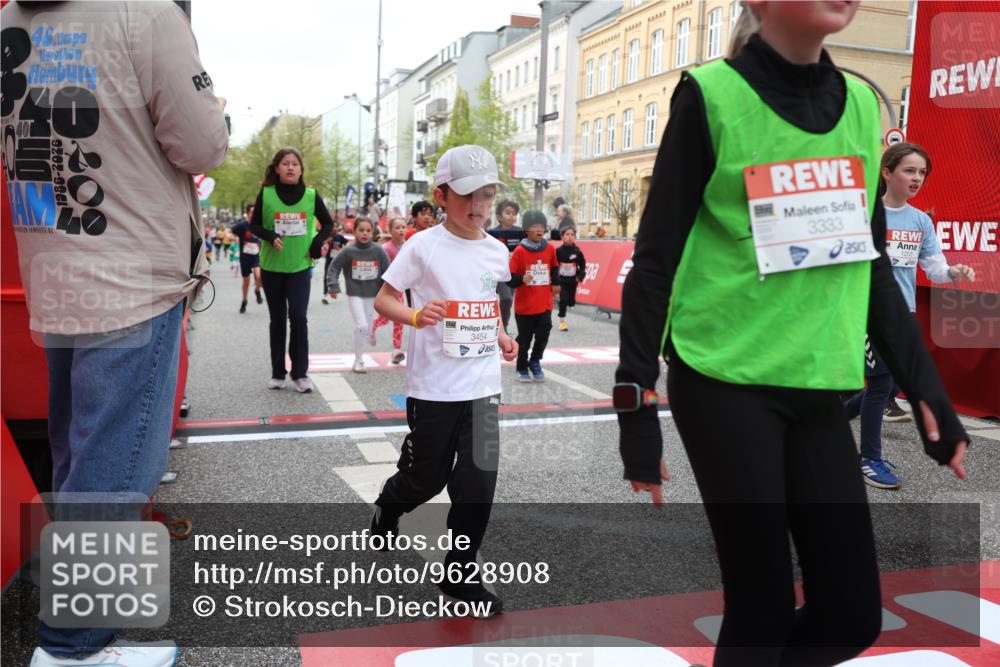 25.04.2026 - Das Zehntel Strokosch-Dieckow http://msf.ph/oto/9628908 25.04.2026 09:02:21 Ziel 1203, 1205, 1753, 1871, 1891, 1910, 1930, 1979, 1983, 2369, 2533, 2572, 2841, 2849, 2872, 2988, 2991, 3333, 3334, 3454, 3513, 3542, 3790, 3868 meine-sportfotos.de