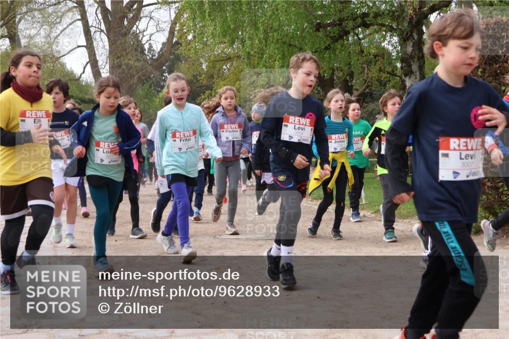 25.04.2026 - Das Zehntel Zöllner http://msf.ph/oto/9628933 25.04.2026 07:46:55 Laufen 1621, 1637, 3014, 3007 meine-sportfotos.de