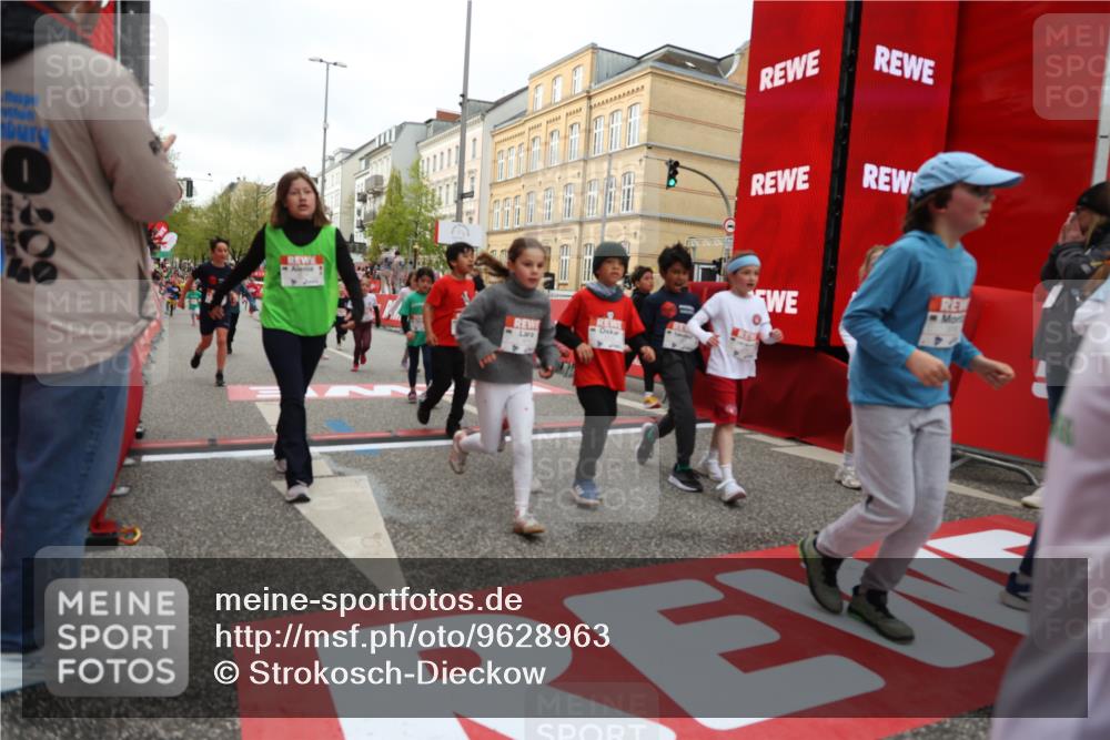 25.04.2026 - Das Zehntel Strokosch-Dieckow http://msf.ph/oto/9628963 25.04.2026 09:02:23 Ziel 1203, 1205, 1753, 1861, 1863, 1871, 1930, 1979, 1983, 2250, 2369, 2533, 2572, 2661, 2784, 2841, 2849, 2872, 2988, 2991, 3333, 3334, 3454, 3513, 3542, 3729, 3790, 3868, 3872, 3876, 3929 meine-sportfotos.de