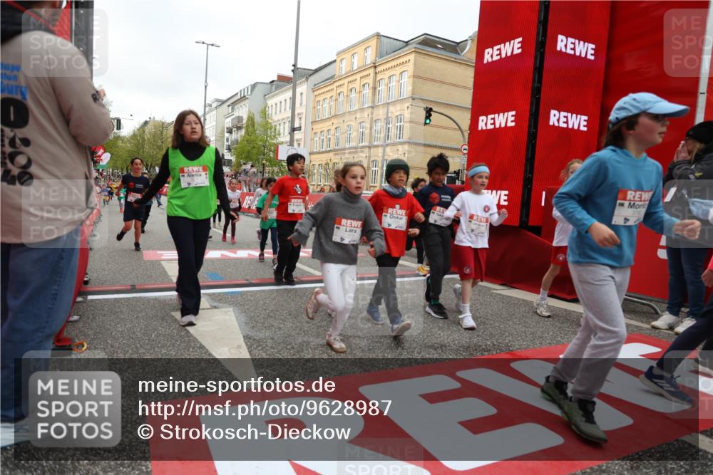 25.04.2026 - Das Zehntel Strokosch-Dieckow http://msf.ph/oto/9628987 25.04.2026 09:02:23 Ziel 1203, 1205, 1753, 1861, 1863, 1871, 1930, 1979, 1983, 2250, 2369, 2533, 2572, 2661, 2784, 2841, 2849, 2872, 2988, 2991, 3333, 3334, 3454, 3513, 3542, 3729, 3790, 3868, 3872, 3876, 3929 meine-sportfotos.de