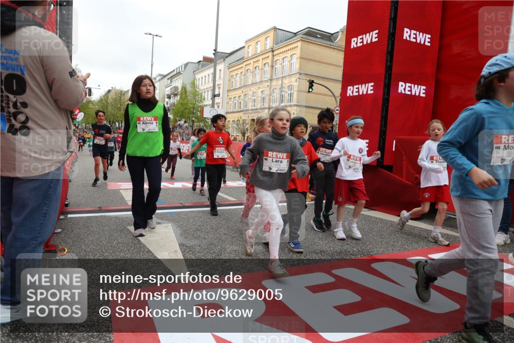 25.04.2026 - Das Zehntel Strokosch-Dieckow http://msf.ph/oto/9629005 25.04.2026 09:02:23 Ziel 1203, 1205, 1753, 1861, 1863, 1871, 1930, 1979, 1983, 2250, 2369, 2533, 2572, 2661, 2784, 2841, 2849, 2872, 2988, 2991, 3333, 3334, 3454, 3513, 3542, 3729, 3790, 3868, 3872, 3876, 3929 meine-sportfotos.de
