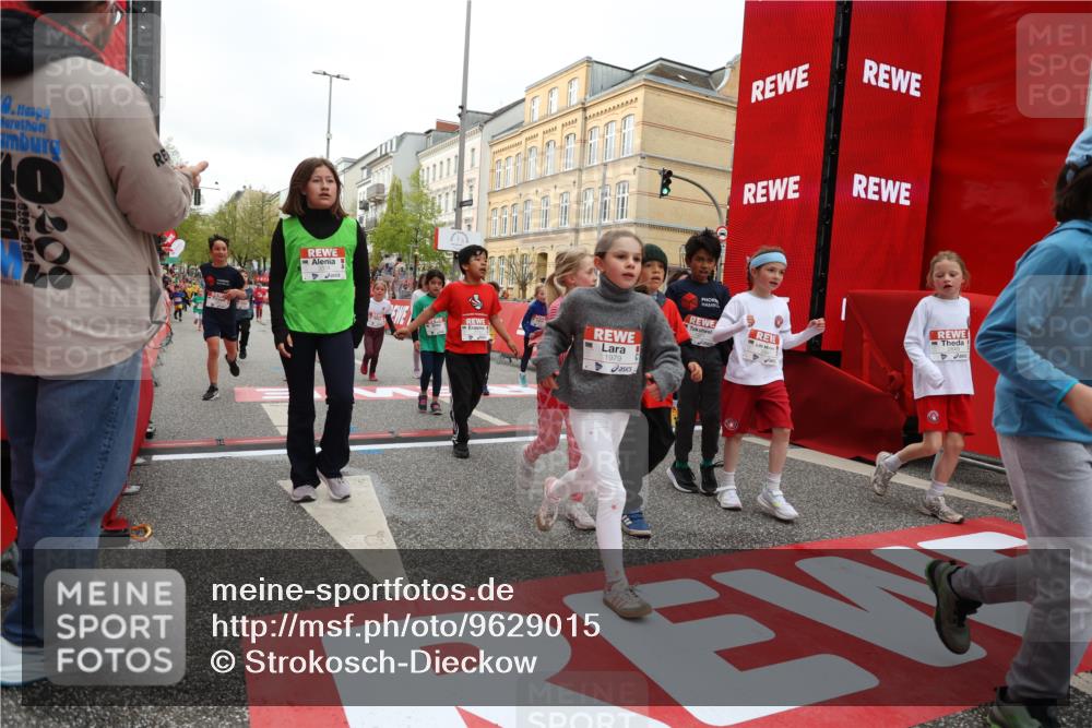 25.04.2026 - Das Zehntel Strokosch-Dieckow http://msf.ph/oto/9629015 25.04.2026 09:02:23 Ziel 1203, 1205, 1753, 1861, 1863, 1871, 1930, 1979, 1983, 2250, 2369, 2533, 2572, 2661, 2784, 2841, 2849, 2872, 2988, 2991, 3333, 3334, 3454, 3513, 3542, 3729, 3790, 3868, 3872, 3876, 3929 meine-sportfotos.de