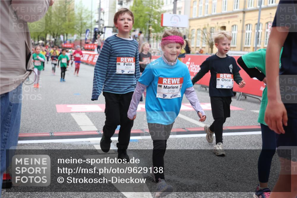 25.04.2026 - Das Zehntel Strokosch-Dieckow http://msf.ph/oto/9629138 25.04.2026 09:02:26 Ziel 1203, 1205, 1231, 1861, 1863, 1871, 1958, 1979, 1983, 2250, 2348, 2369, 2533, 2572, 2661, 2735, 2745, 2784, 2841, 2849, 3334, 3454, 3729, 3790, 3868, 3872, 3876, 3929 meine-sportfotos.de