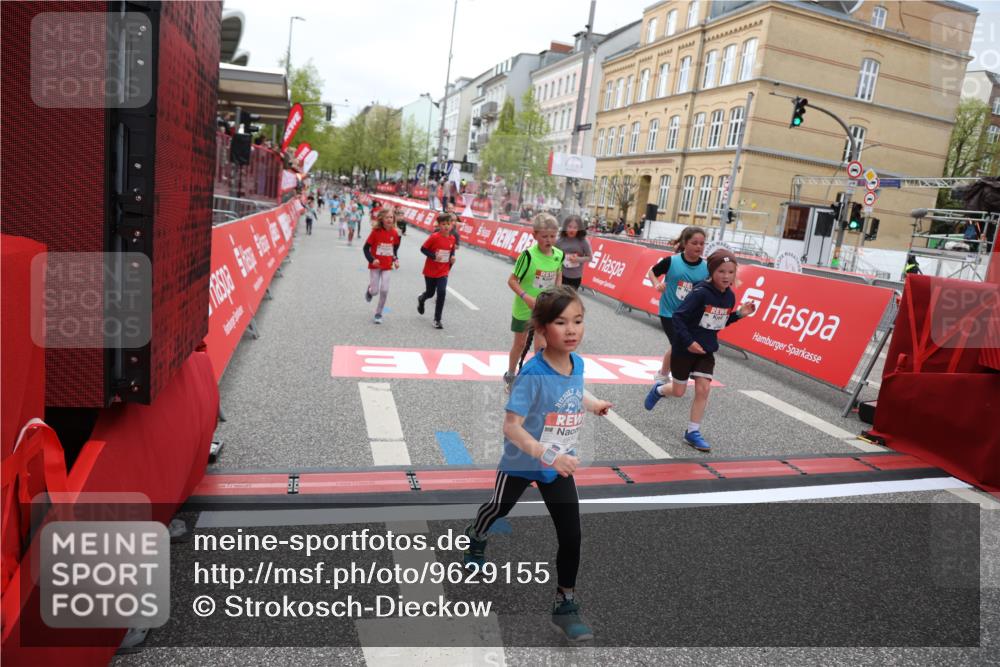 25.04.2026 - Das Zehntel Strokosch-Dieckow http://msf.ph/oto/9629155 25.04.2026 11:07:36 Ziel 5506, 5766, 6172, 6173, 6193, 6202, 6239, 6252, 6273, 6276, 6830, 7486, 7490 meine-sportfotos.de