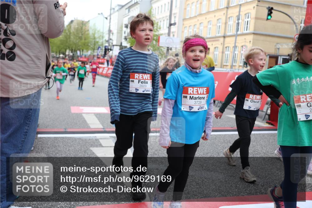 25.04.2026 - Das Zehntel Strokosch-Dieckow http://msf.ph/oto/9629169 25.04.2026 09:02:27 Ziel 1203, 1231, 1861, 1863, 1871, 1958, 1979, 1983, 2250, 2348, 2369, 2533, 2572, 2661, 2735, 2745, 2784, 2841, 2849, 3334, 3729, 3868, 3872, 3876, 3929 meine-sportfotos.de