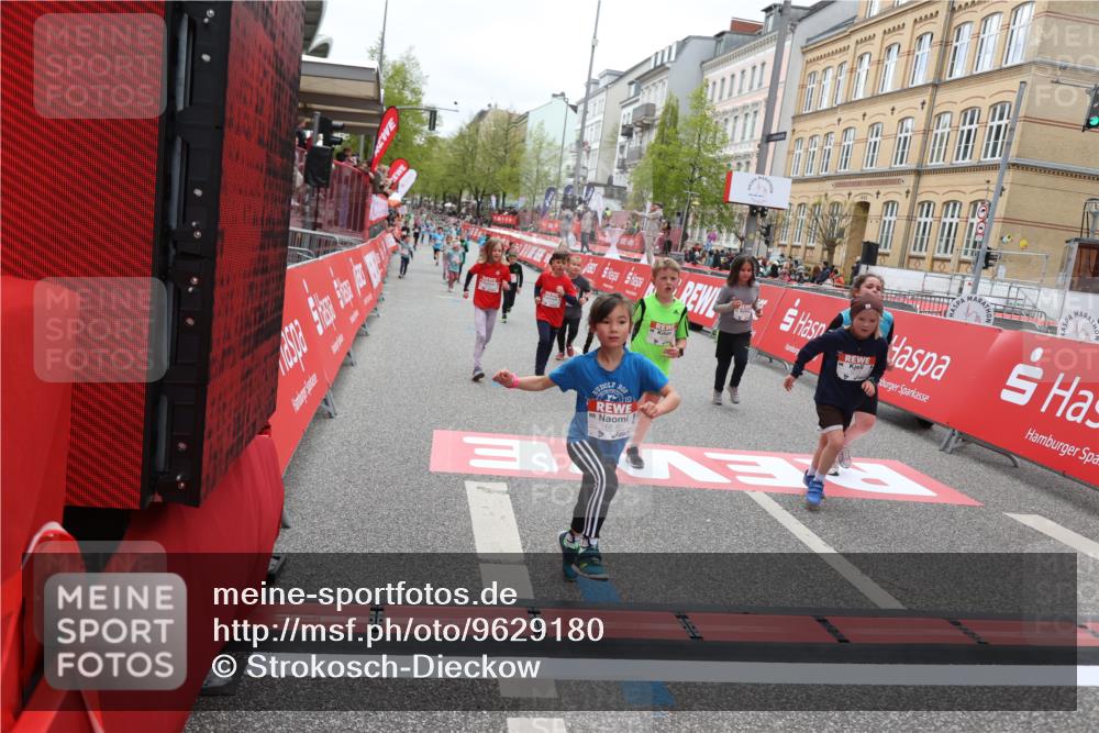 25.04.2026 - Das Zehntel Strokosch-Dieckow http://msf.ph/oto/9629180 25.04.2026 11:07:35 Ziel 5766, 6172, 6173, 6193, 6239, 6252, 6273, 6276, 6830, 7486, 7490, 7743 meine-sportfotos.de