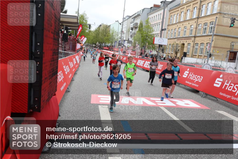 25.04.2026 - Das Zehntel Strokosch-Dieckow http://msf.ph/oto/9629205 25.04.2026 11:07:35 Ziel 5766, 6172, 6173, 6193, 6239, 6252, 6273, 6276, 6830, 7486, 7490, 7743 meine-sportfotos.de