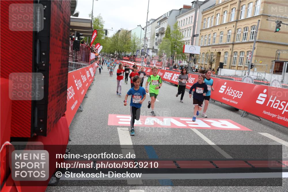 25.04.2026 - Das Zehntel Strokosch-Dieckow http://msf.ph/oto/9629210 25.04.2026 11:07:35 Ziel 5766, 6172, 6173, 6193, 6239, 6252, 6273, 6276, 6830, 7486, 7490, 7743 meine-sportfotos.de