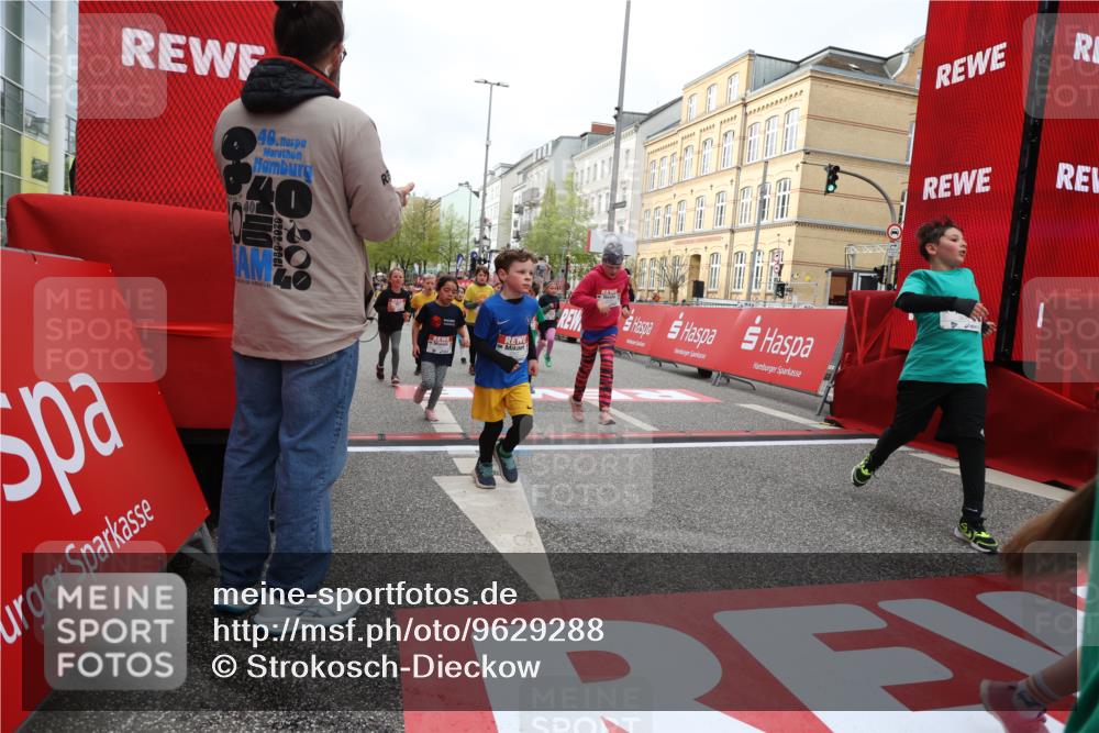 25.04.2026 - Das Zehntel Strokosch-Dieckow http://msf.ph/oto/9629288 25.04.2026 09:02:32 Ziel 1231, 1807, 1941, 1942, 1957, 1958, 2201, 2348, 2735, 2745, 2795, 2888, 2939, 3032, 3640, 3770, 3896 meine-sportfotos.de