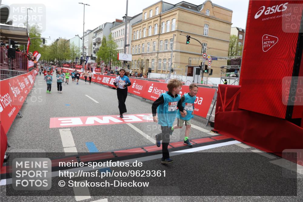 25.04.2026 - Das Zehntel Strokosch-Dieckow http://msf.ph/oto/9629361 25.04.2026 11:07:29 Ziel 5174, 5177, 5611, 5631, 5654, 5877, 7189, 7743 meine-sportfotos.de