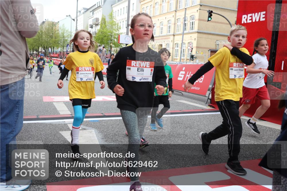 25.04.2026 - Das Zehntel Strokosch-Dieckow http://msf.ph/oto/9629462 25.04.2026 09:02:34 Ziel 1807, 1941, 1942, 1950, 1957, 2201, 2348, 2485, 2745, 2795, 2888, 2939, 3032, 3640, 3770, 3896 meine-sportfotos.de