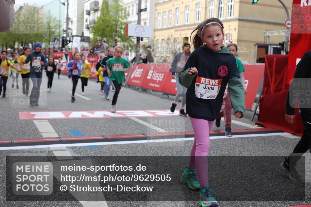 25.04.2026 - Das Zehntel Strokosch-Dieckow http://msf.ph/oto/9629505 25.04.2026 09:02:36 Ziel 1293, 1530, 1807, 1941, 1942, 1950, 1957, 2201, 2407, 2485, 2759, 2766, 2795, 2888, 2939, 3032, 3628, 3640, 3692, 3770, 3896, 3983 meine-sportfotos.de