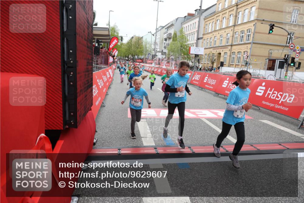 25.04.2026 - Das Zehntel Strokosch-Dieckow http://msf.ph/oto/9629607 25.04.2026 11:07:18 Ziel 5919, 6445, 6776, 6796, 6807, 6835, 6841, 6863 meine-sportfotos.de